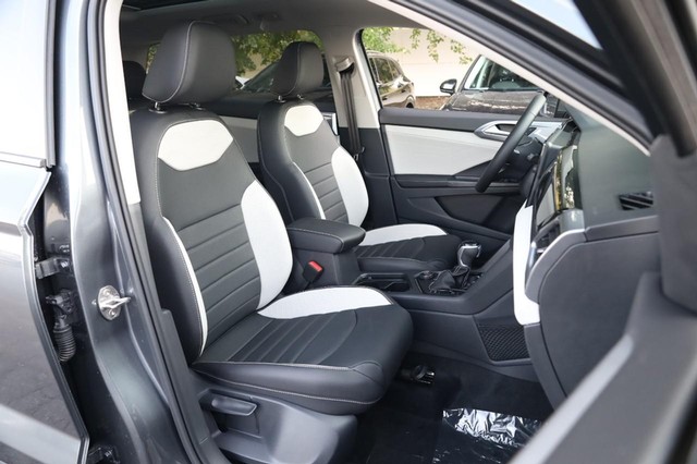 Volkswagen Taos Vehicle Image 26