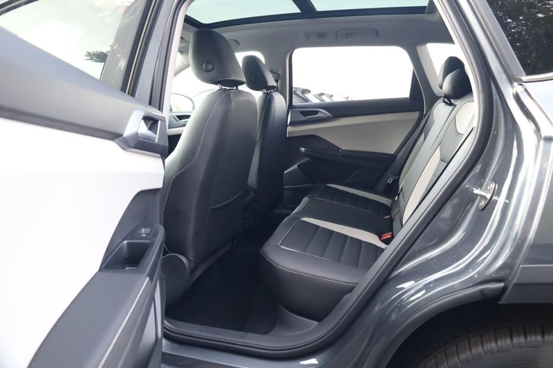 Volkswagen Taos Vehicle Image 22