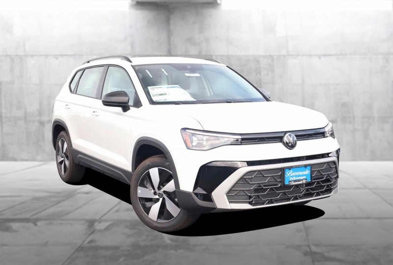 Volkswagen Taos Vehicle Image 02