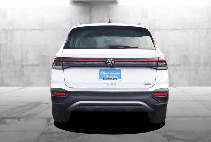 Volkswagen Taos Vehicle Image 06
