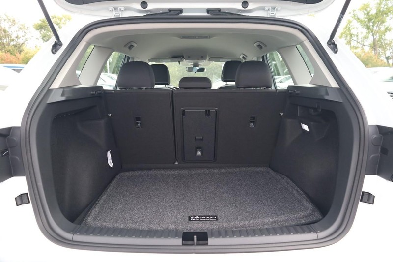 Volkswagen Taos Vehicle Image 07