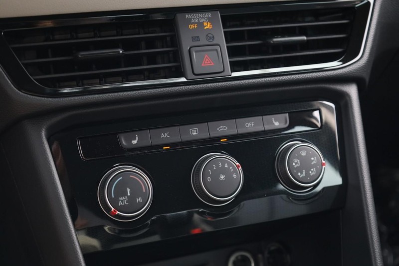 Volkswagen Taos Vehicle Image 13