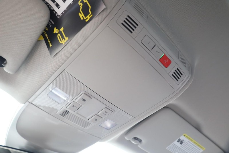 Volkswagen Taos Vehicle Image 16
