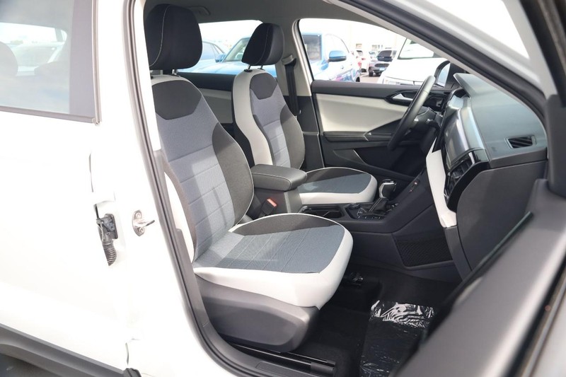 Volkswagen Taos Vehicle Image 23