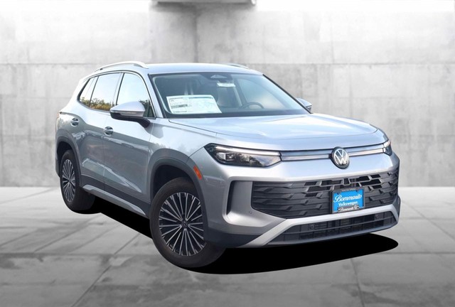 Volkswagen Tiguan Vehicle Image 02