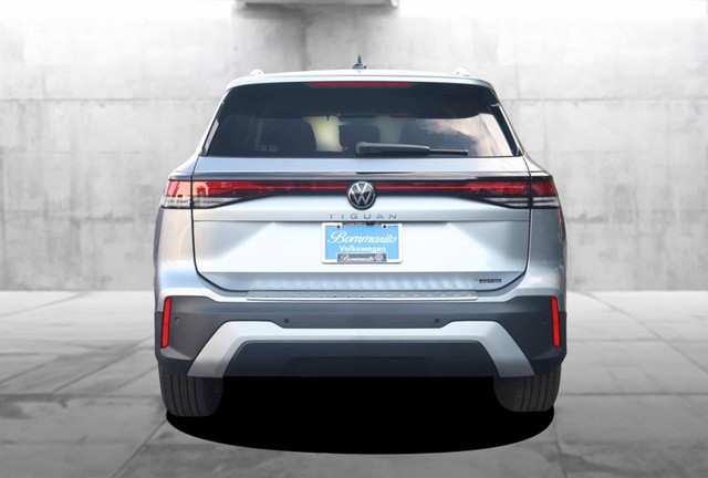 Volkswagen Tiguan Vehicle Image 06