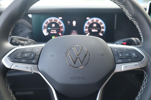 Volkswagen Tiguan Vehicle Image 09