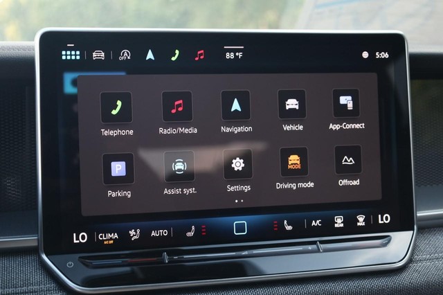 Volkswagen Tiguan Vehicle Image 11