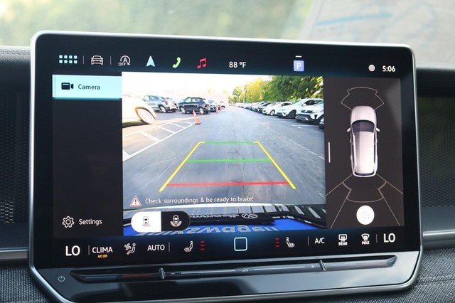 Volkswagen Tiguan Vehicle Image 12