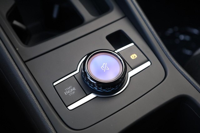 Volkswagen Tiguan Vehicle Image 15