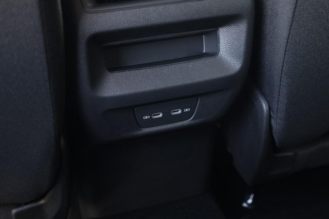 Volkswagen Tiguan Vehicle Image 20