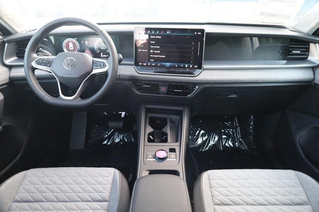 Volkswagen Tiguan Vehicle Image 21