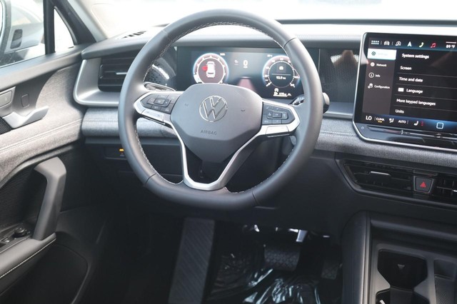 Volkswagen Tiguan Vehicle Image 22
