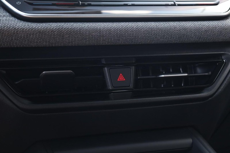 Volkswagen Tiguan Vehicle Image 13