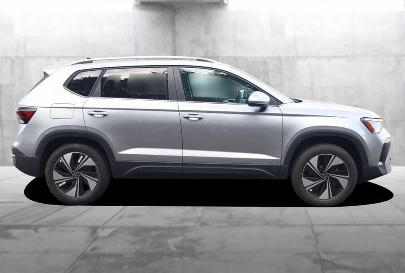 Volkswagen Taos Vehicle Image 05
