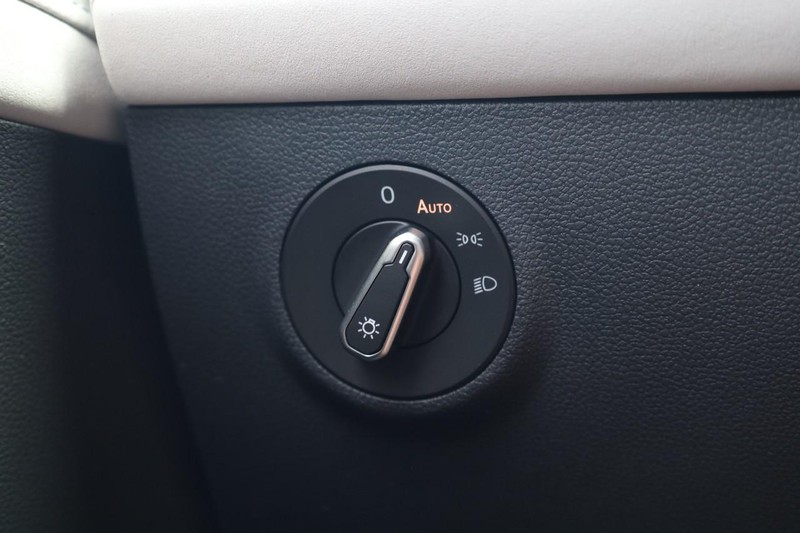 Volkswagen Taos Vehicle Image 18