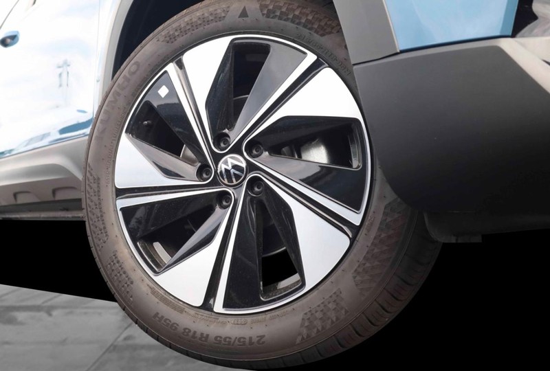 Volkswagen Taos Vehicle Image 03