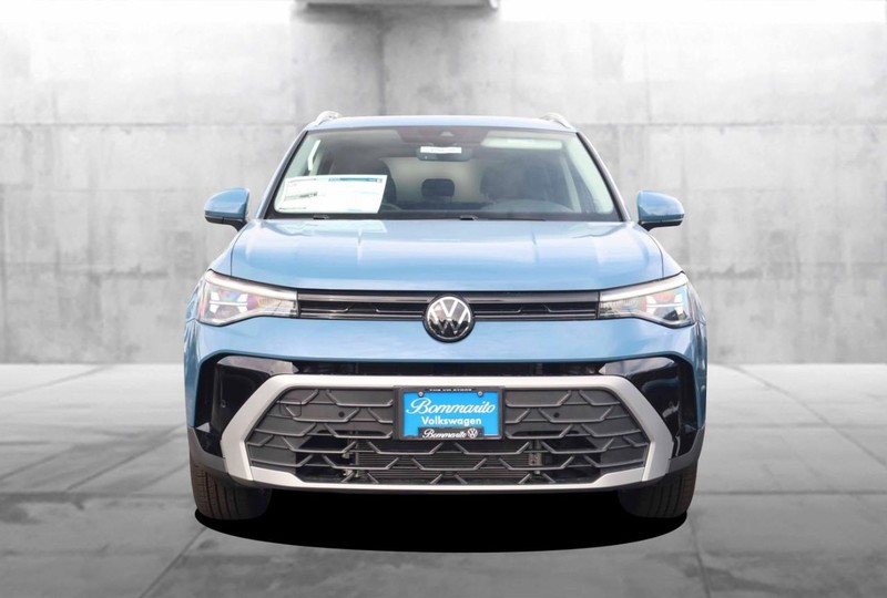 Volkswagen Taos Vehicle Image 04