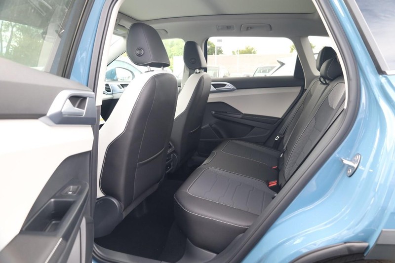 Volkswagen Taos Vehicle Image 22