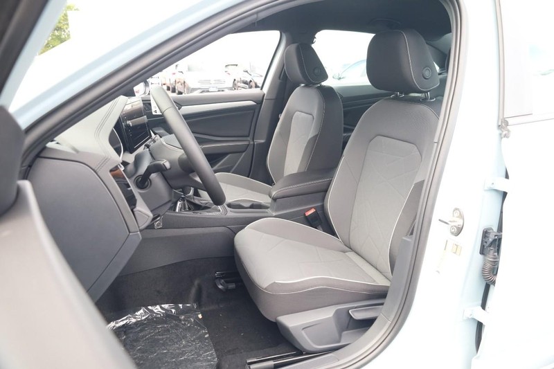 Volkswagen Jetta Vehicle Image 08