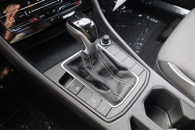 Volkswagen Jetta Vehicle Image 15