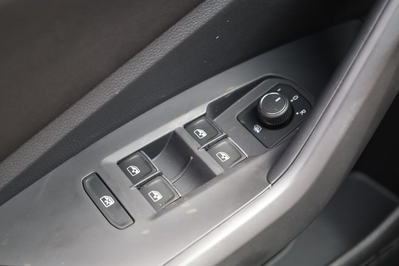 Volkswagen Jetta Vehicle Image 17