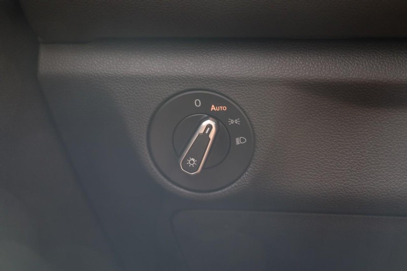 Volkswagen Jetta Vehicle Image 18
