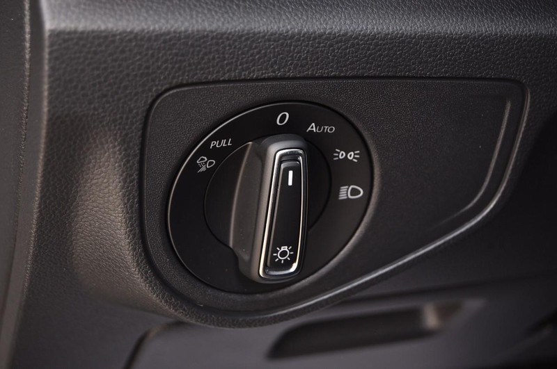Volkswagen Atlas Cross Sport Vehicle Image 11