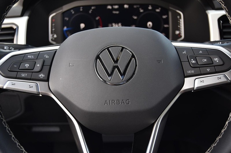 Volkswagen Atlas Cross Sport Vehicle Image 18