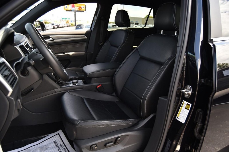Volkswagen Atlas Cross Sport Vehicle Image 19
