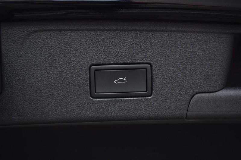 Volkswagen Atlas Cross Sport Vehicle Image 25