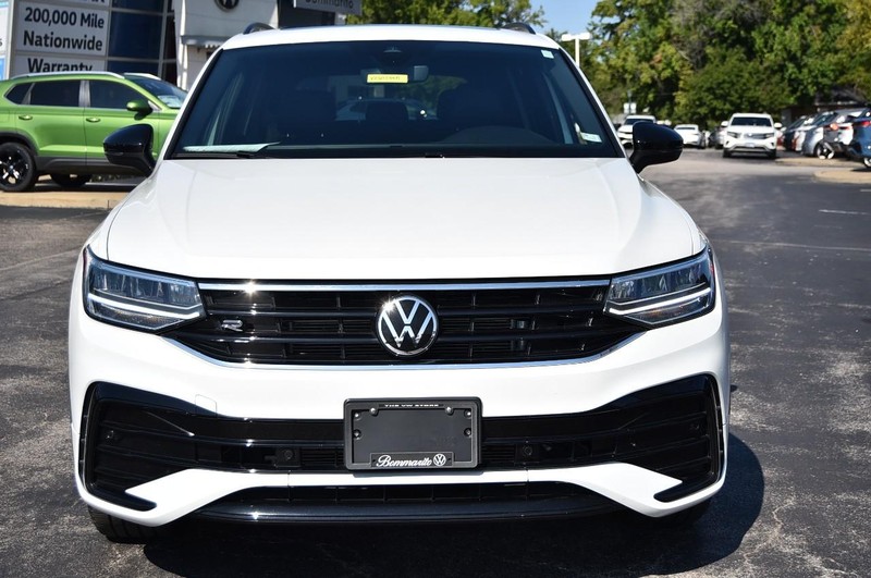 Volkswagen Tiguan Vehicle Image 04