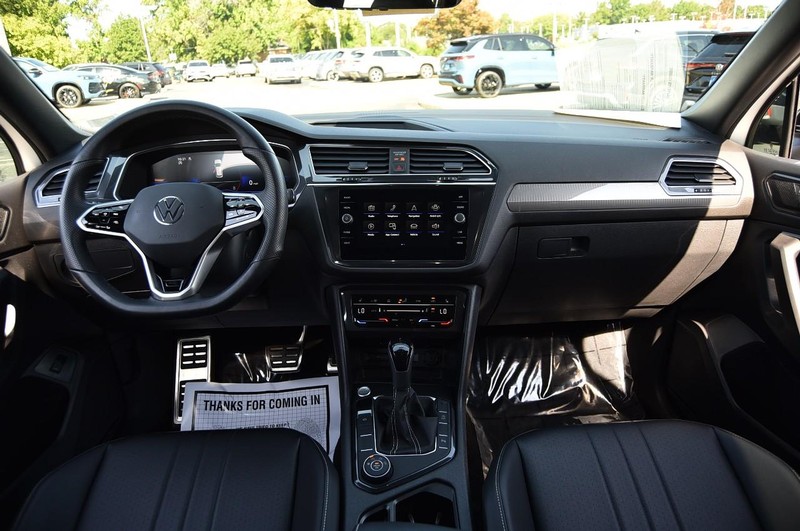 Volkswagen Tiguan Vehicle Image 07