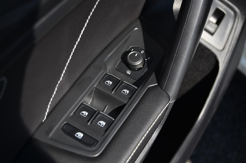 Volkswagen Tiguan Vehicle Image 08