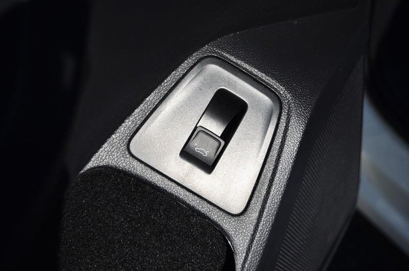 Volkswagen Tiguan Vehicle Image 09