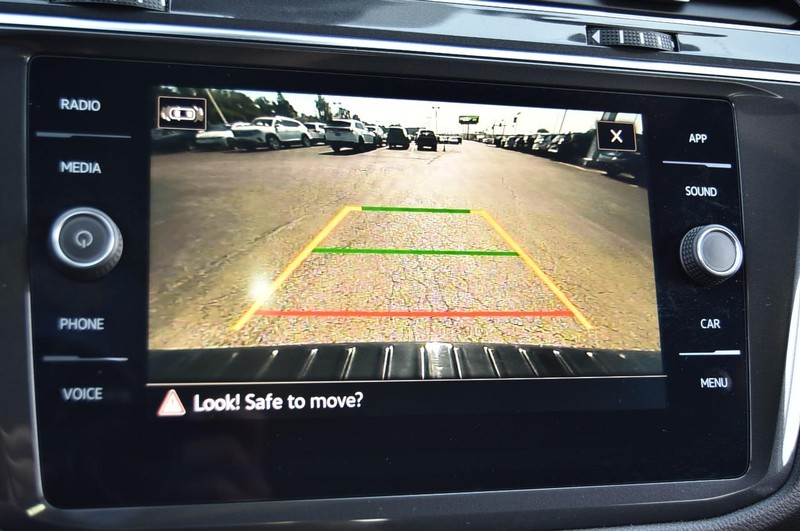 Volkswagen Tiguan Vehicle Image 13