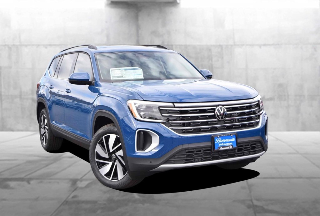Volkswagen Atlas Vehicle Full-screen Gallery Image 2
