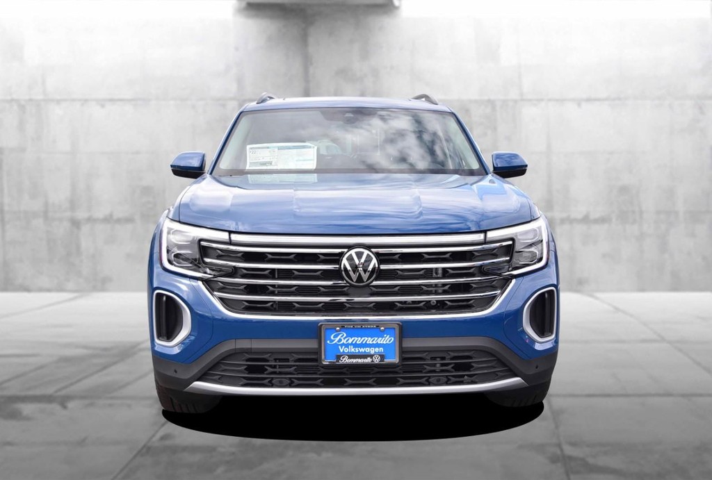 Volkswagen Atlas Vehicle Full-screen Gallery Image 4