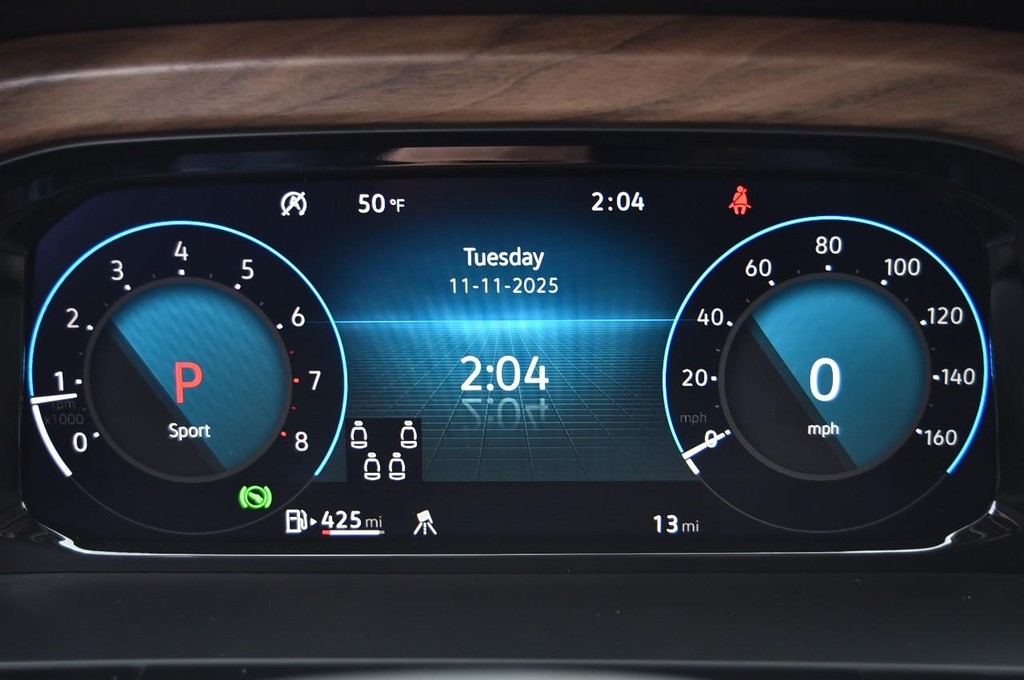 Volkswagen Atlas Vehicle Full-screen Gallery Image 12