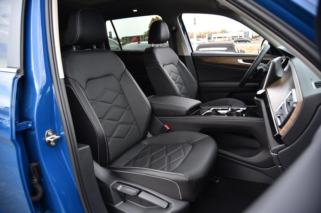 Volkswagen Atlas Vehicle Full-screen Gallery Image 20