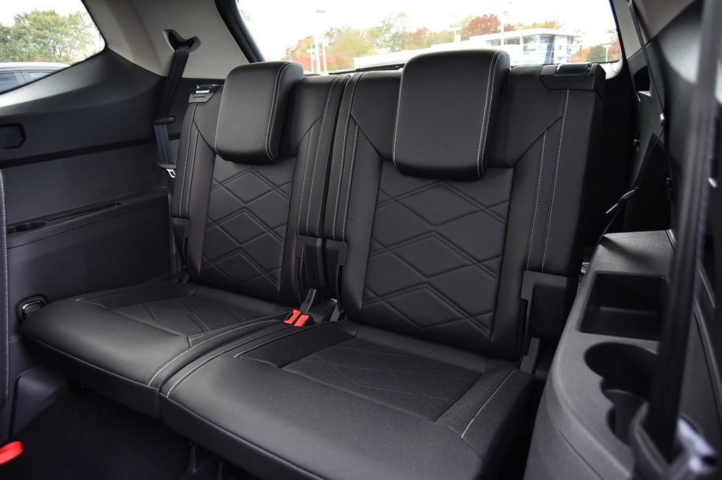 Volkswagen Atlas Vehicle Full-screen Gallery Image 25