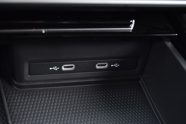 Volkswagen Atlas Vehicle Image 16