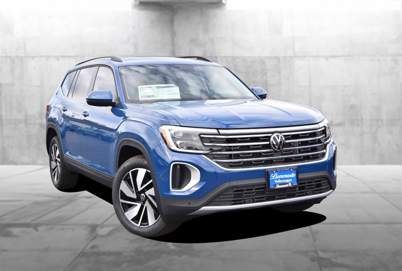 Volkswagen Atlas Vehicle Full-screen Gallery Image 2