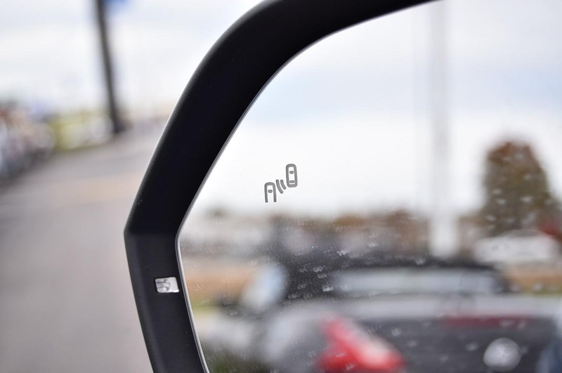 Volkswagen Atlas Vehicle Full-screen Gallery Image 10