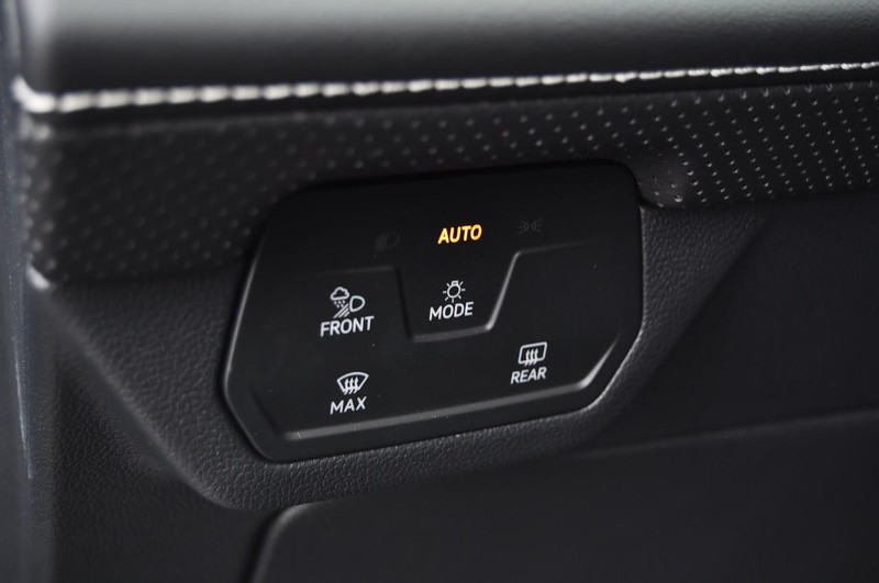 Volkswagen Atlas Vehicle Full-screen Gallery Image 11