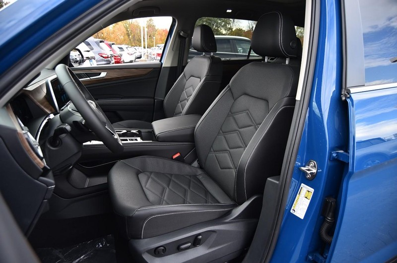 Volkswagen Atlas Vehicle Full-screen Gallery Image 19