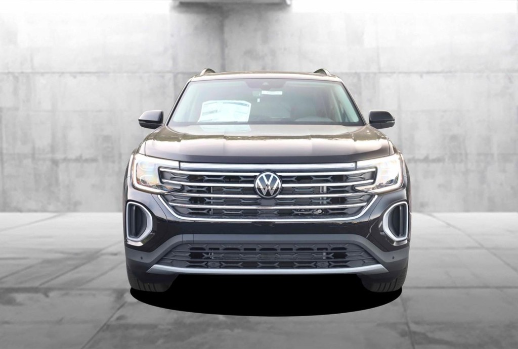 Volkswagen Atlas Vehicle Full-screen Gallery Image 4