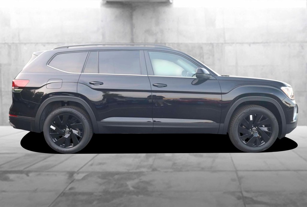 Volkswagen Atlas Vehicle Full-screen Gallery Image 5