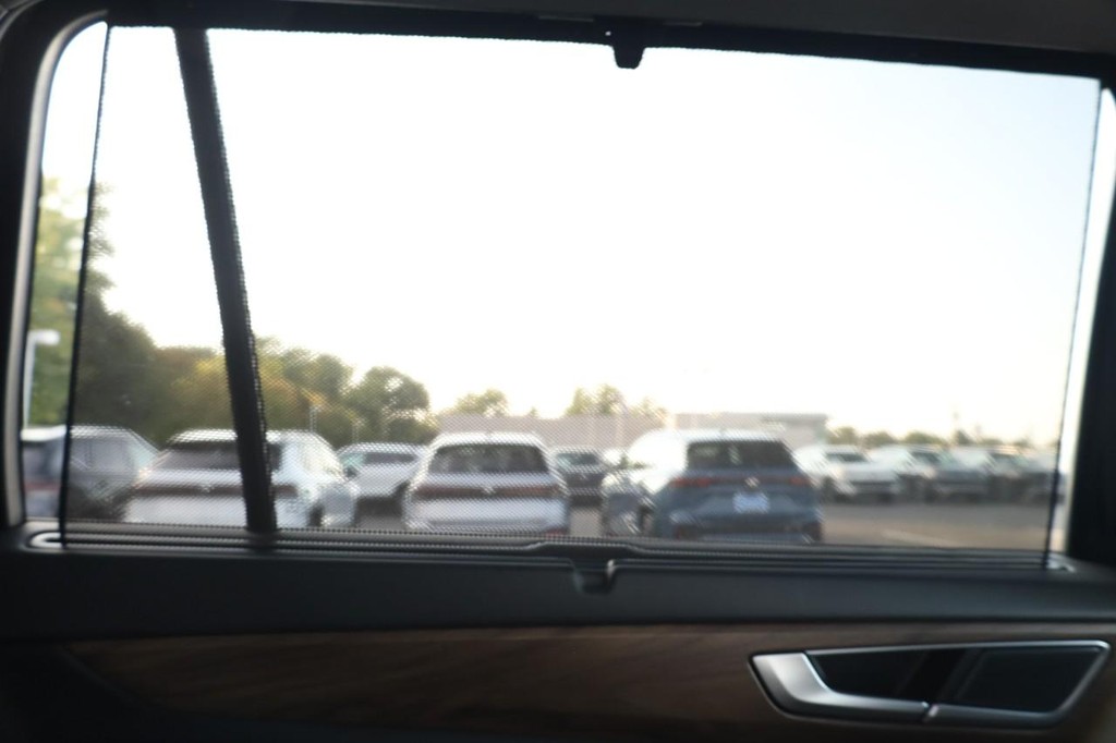 Volkswagen Atlas Vehicle Full-screen Gallery Image 28