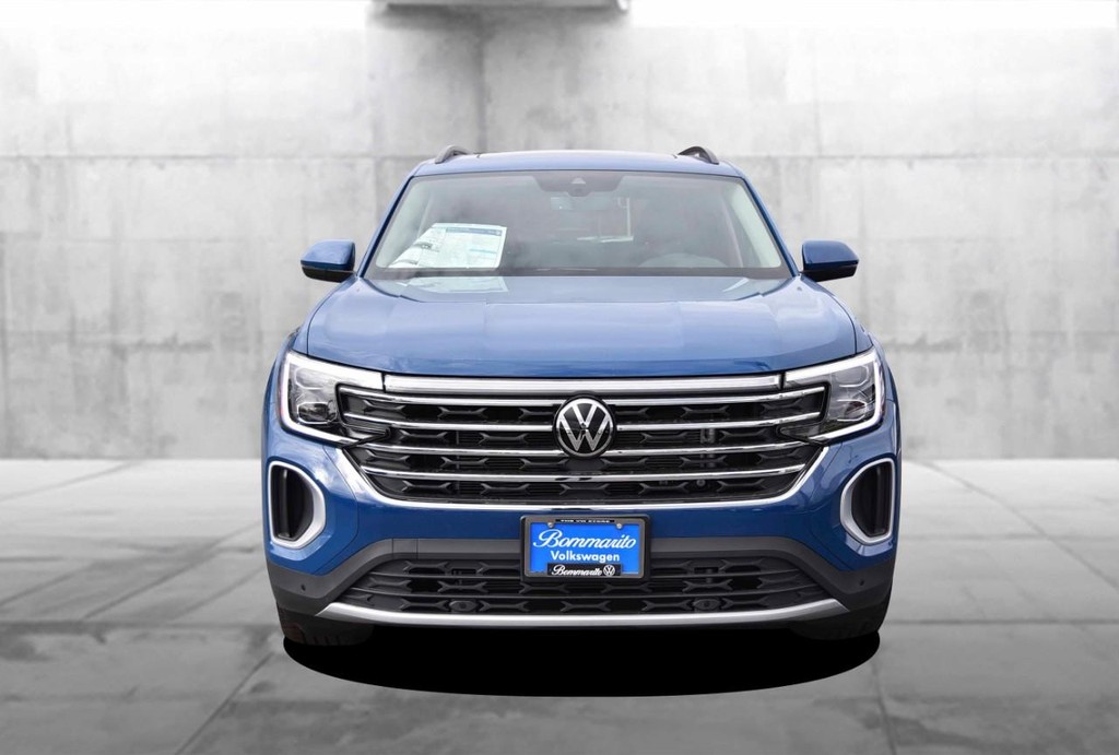 Volkswagen Atlas Vehicle Full-screen Gallery Image 4